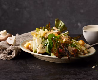 cesare_salat_mit_knoblauch_champignons_010425_website
